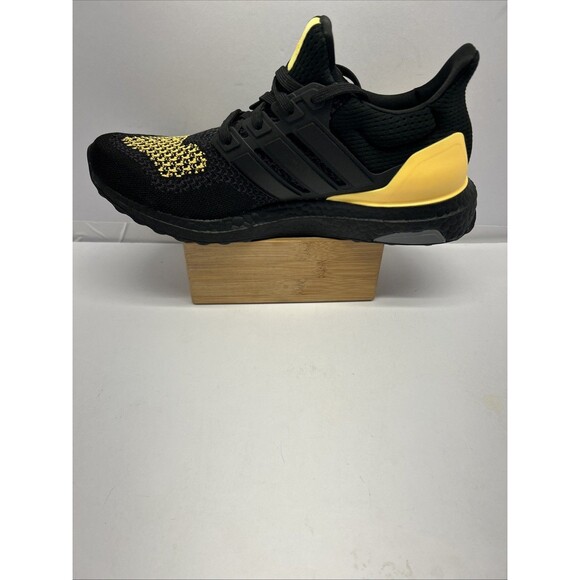 Adidas Ultra Boost 1.0 Running Black Yellow Men 8, Women 10 New in Box - Picture 1 of 9